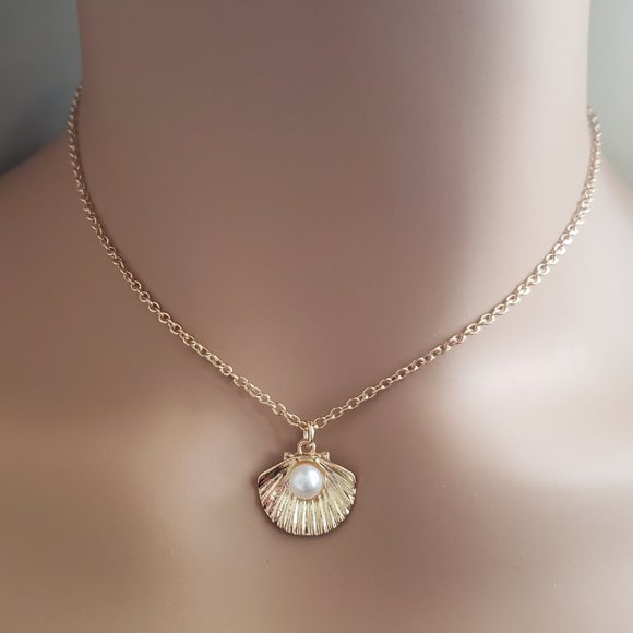 Pearl Seashell Necklace - Picture 1 of 1